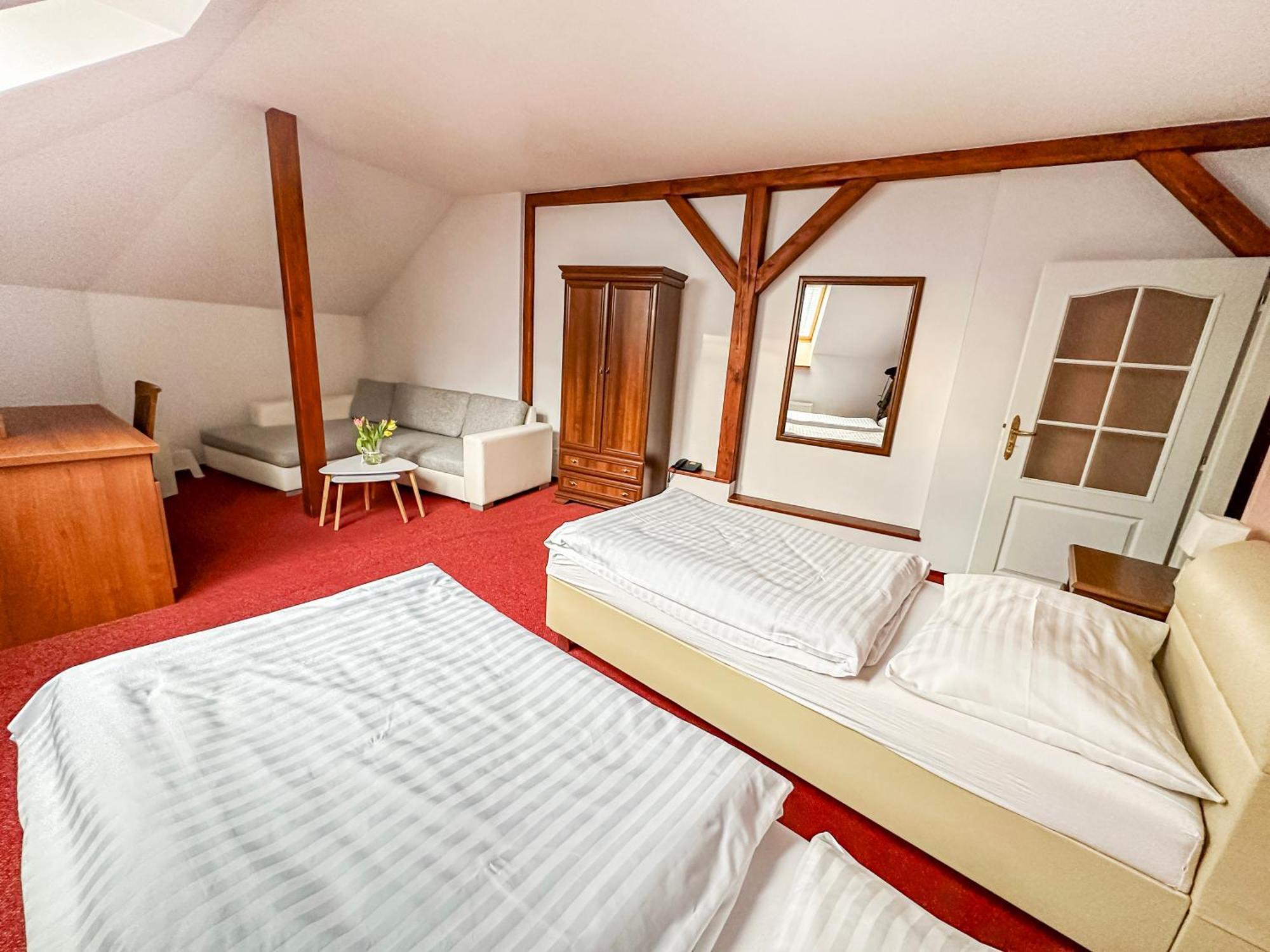Hotel Ruzek Hranice  Luaran gambar
