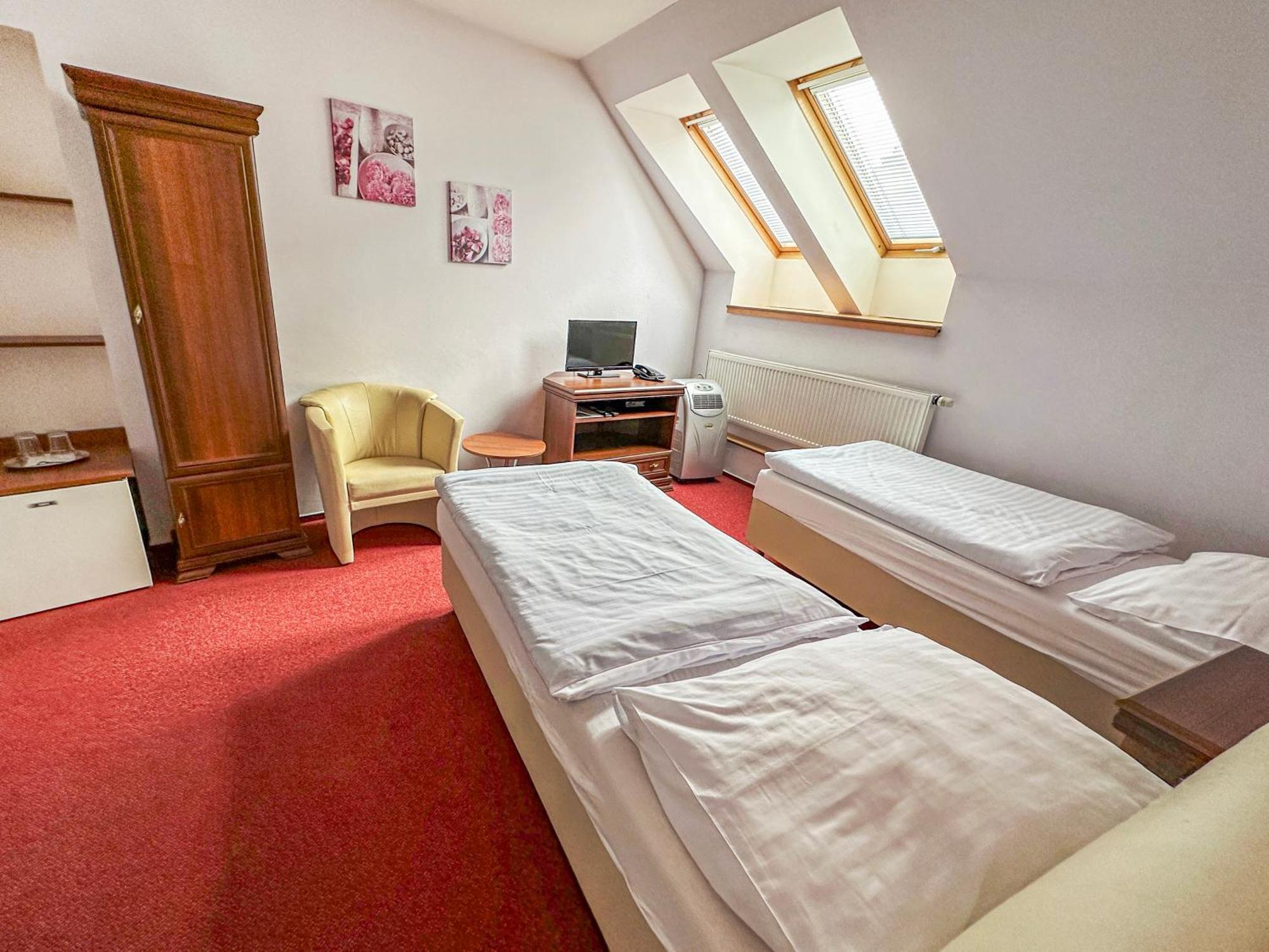 Hotel Ruzek Hranice  Luaran gambar
